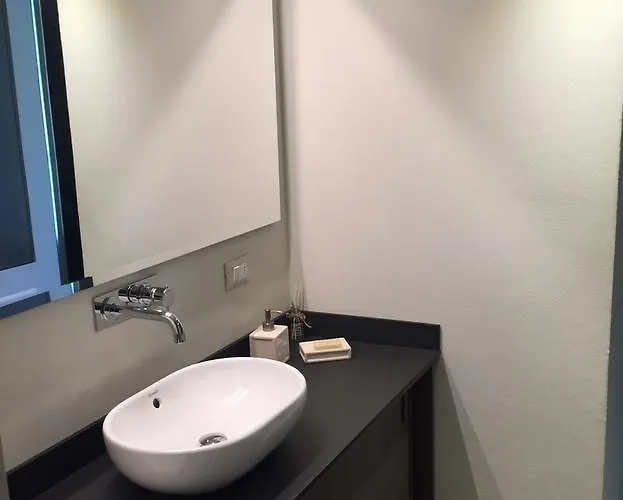 Al Vecchio Porto Casa A Cannero بيت للعطل *